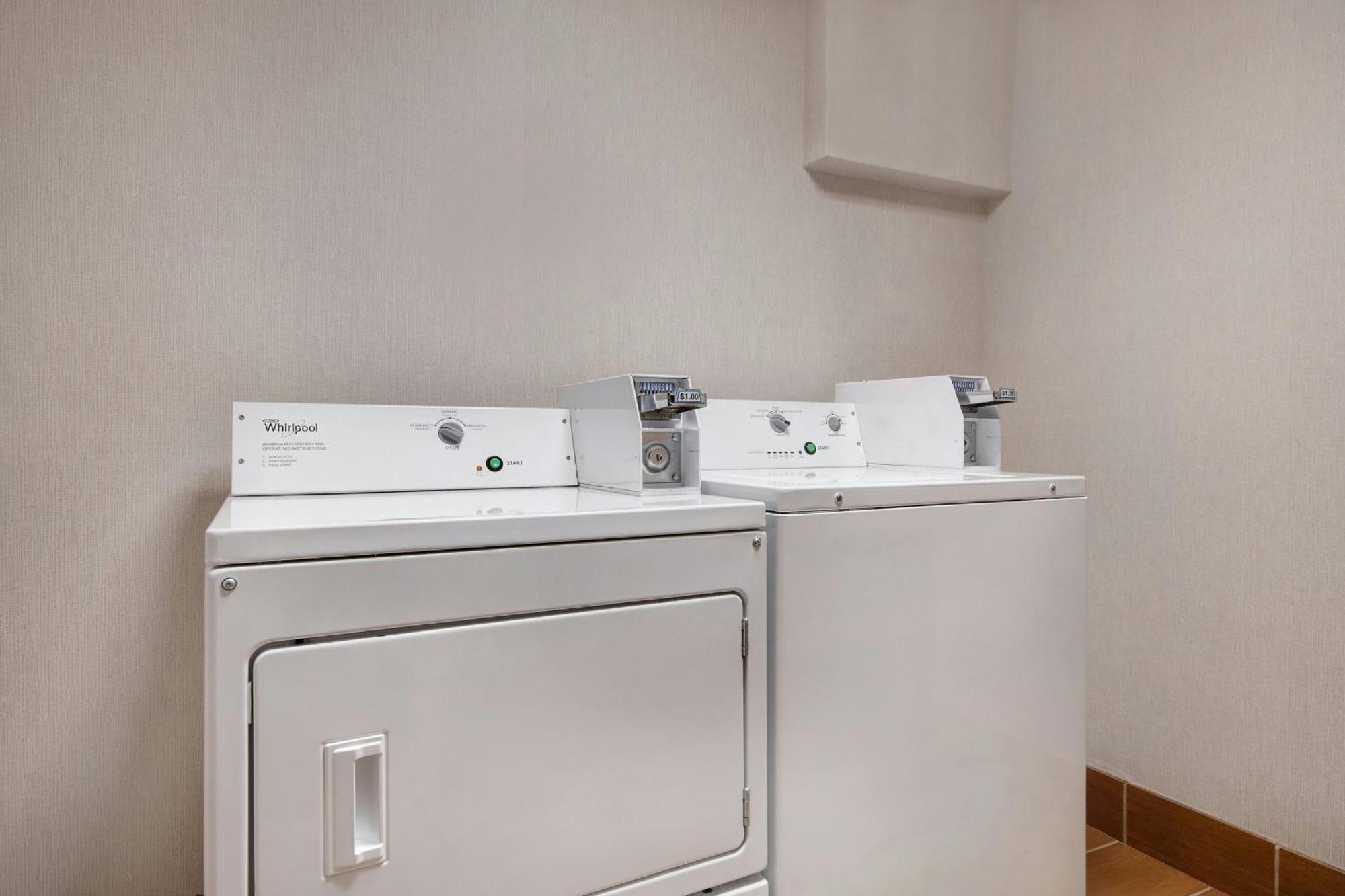 Fairfield Inn And Suites By Marriott Rochester West/Greece Extérieur photo